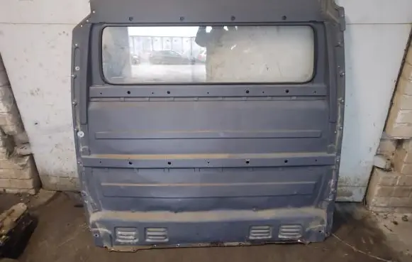 Mercedes-Benz Sprinter W906 Partition between cabin 