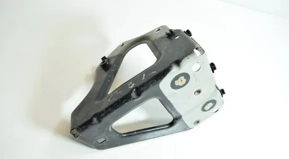 Audi A6 S6 C6 4F Fender mounting bracket 4F0821136A