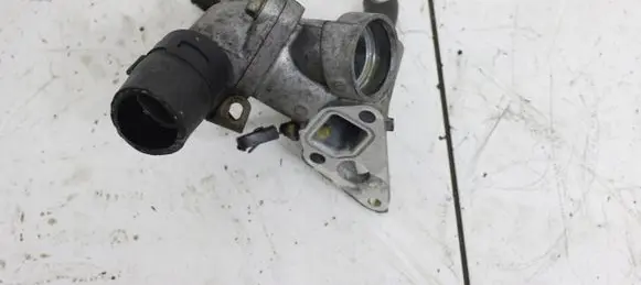 Mitsubishi Outlander Thermostat/thermostat housing
