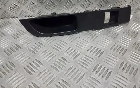 Nissan Micra Quarter vent window switch 80901AX100