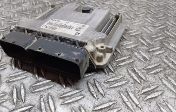 Opel Insignia A Engine control unit/module