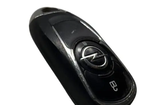 Opel Astra K Ignition key/card 