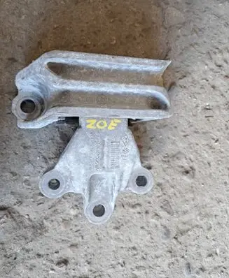 Renault Zoe Engine mount bracket 112847590R