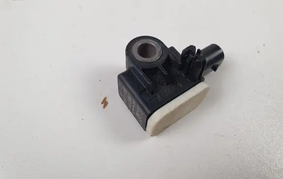 Mercedes-Benz CLA C117 X117 W117 Airbag deployment crash/impact sensor A1668210151