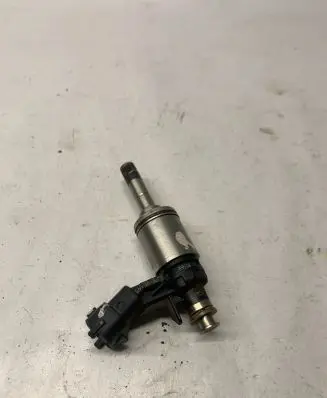 Ford Mustang VI Fuel injector EJ7E9F593DC