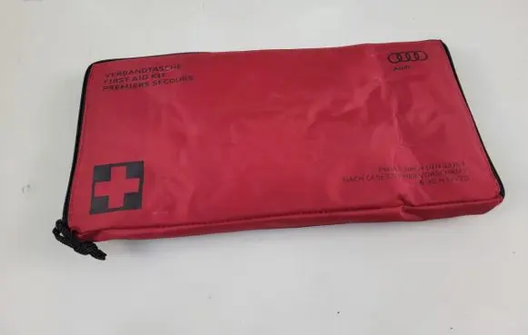 Audi A4 S4 B8 8K First aid kit 8K0860282D