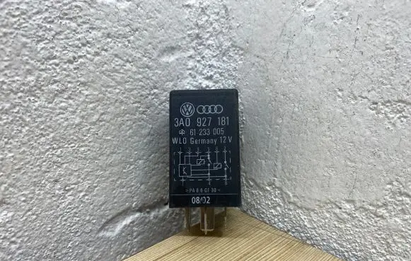 Volkswagen Golf IV Other relay 3A0927181 61233005