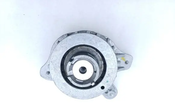 Mercedes-Benz C W205 Engine mount bracket A2052407700