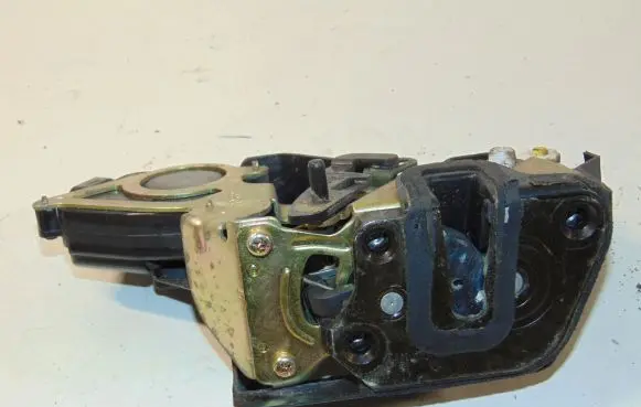 Hyundai Matrix Rear door lock 8142017100