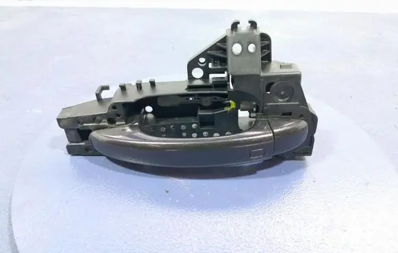 Audi A5 8T 8F Front door exterior handle 8T0837886B