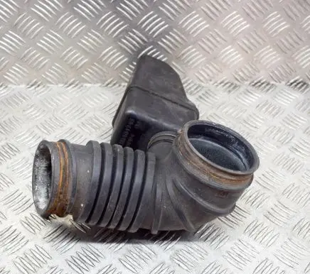 Mitsubishi Pajero Air intake hose/pipe MR404745