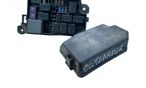 Mitsubishi Outlander Fuse box set 7632NA 0524NA 3746NA