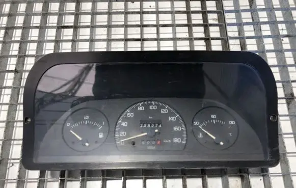Speedometer (instrument cluster)