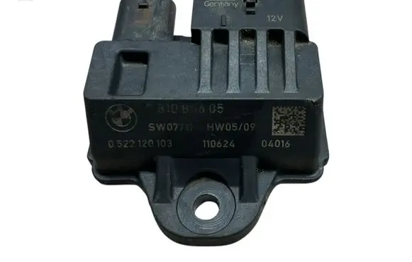 BMW 3 E90 E91 Glow plug pre-heat relay 781085605 0522120103