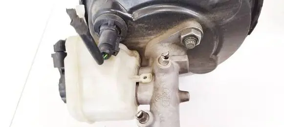 Audi Q7 4L Master brake cylinder