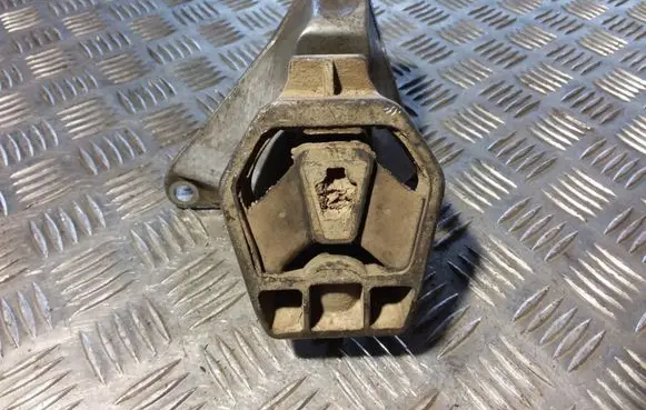 Audi A6 S6 C4 4A Gearbox mount 4A0399114D