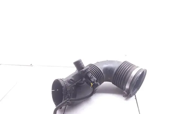 Opel Insignia A Air intake hose/pipe 55561787 329788454
