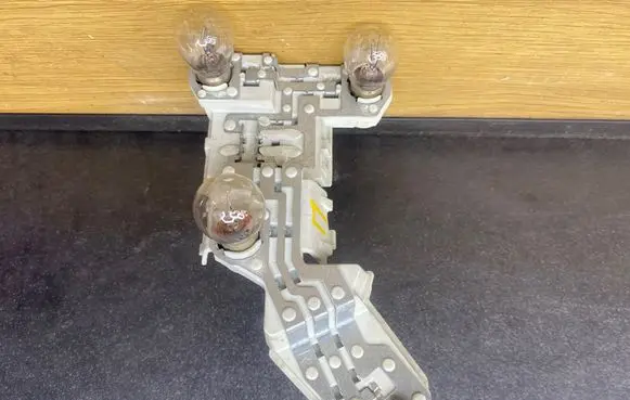 Volvo V50 Tail light bulb cover holder 281222
