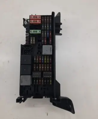 Mercedes-Benz ML W164 Fuse module A1645400272