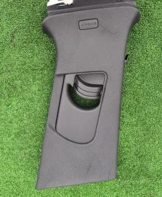 (B) pillar trim (top)