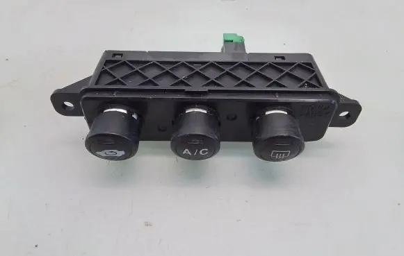 Windscreen/window heater switch
