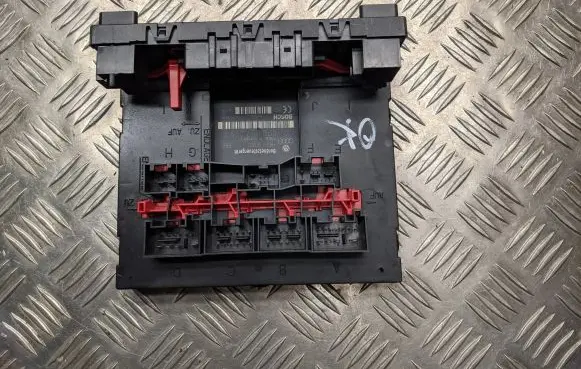 Audi A3 S3 8P Comfort/convenience module 8P0907279F F005V00519 H43S1201
