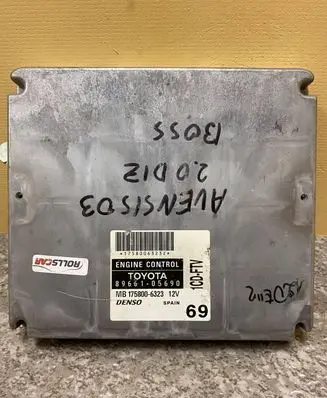 Toyota Avensis T220 Engine control unit/module 8966105690