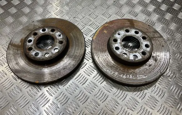Volkswagen Golf V Front brake disc
