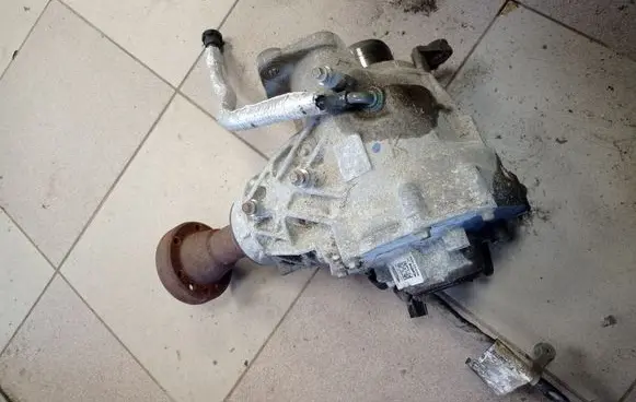 Ford Edge II Gearbox transfer box case F2GP7L486NC 13A840HA