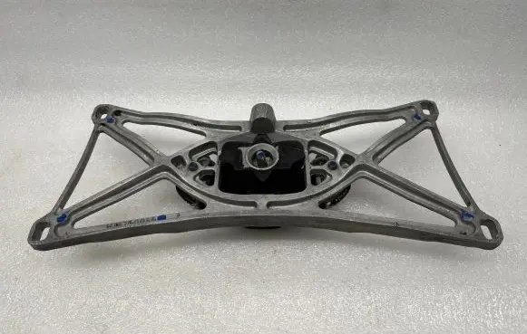 Jaguar XK8 - XKR Gear shift cable bracket MJA7600AG W176631