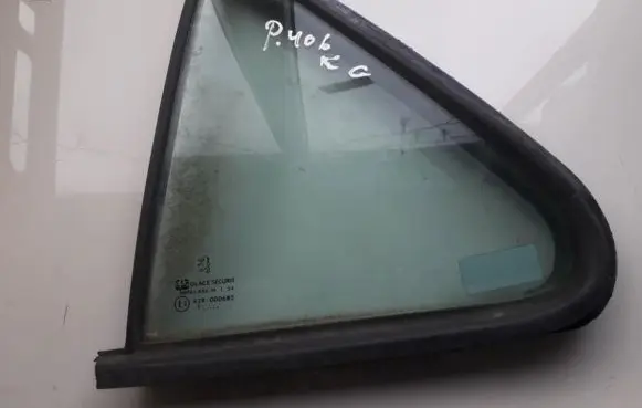 Peugeot 406 Rear vent window glass 