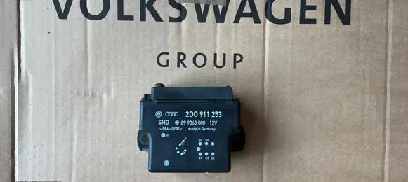 Volkswagen II LT Glow plug pre-heat relay 2D0911253