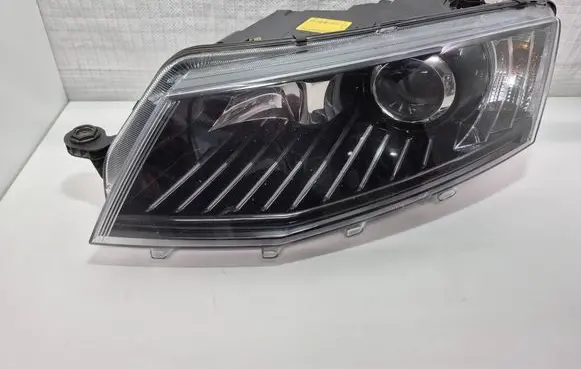 Skoda Octavia Mk3 (5E) Headlight/headlamp 5E1941017B 33423344