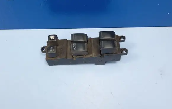 Nissan Primera Electric window control switch 25401AV640