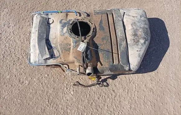 Opel Zafira A Fuel tank 90580009