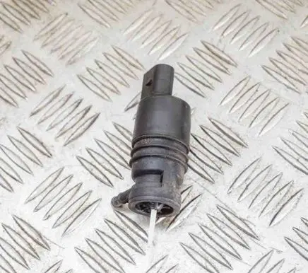 Mercedes-Benz E W212 Windscreen/windshield washer pump A2218690121