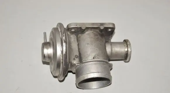 BMW 5 E39 EGR valve 7785452