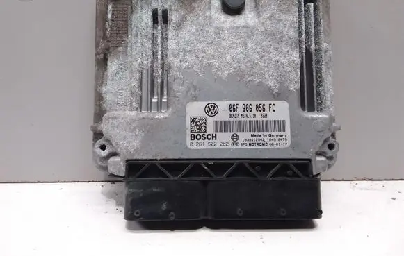 Volkswagen PASSAT B6 Engine control unit/module 06F906056FC 0261S02262