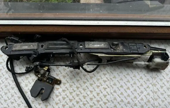 Volkswagen PASSAT B5.5 Trunk door license plate light bar 3B5827297