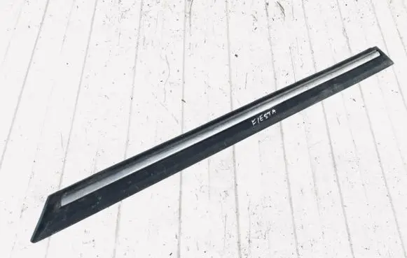 Rear door trim (molding)