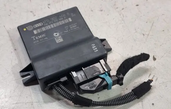 Audi A6 S6 C6 4F Gateway control module 4F0907468B