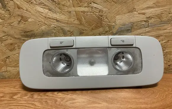 Volkswagen PASSAT B6 Rear seat light 947291
