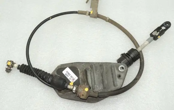 Toyota Avensis T270 Gear shifter/selector 3382020A50
