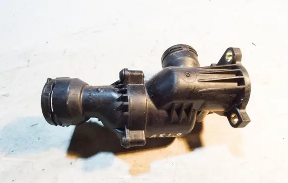 Audi A5 8T 8F Thermostat 04L121111H