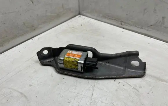Lexus GS 300 350 430 450H Airbag deployment crash/impact sensor 8983330020