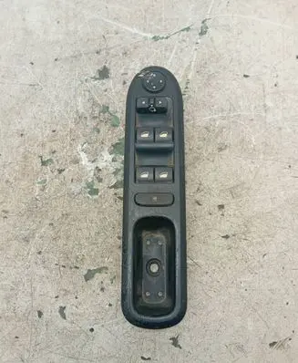 Citroen C4 I Picasso Electric window control switch 96468704XT