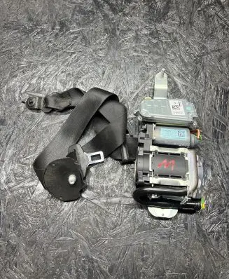 Mercedes-Benz E W212 Front seatbelt 610500400 010L0000 26360127