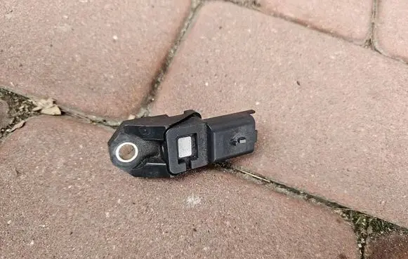 Opel Grandland X Air pressure sensor 9817007580
