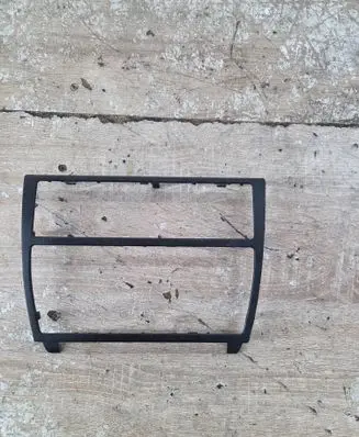 Radio/GPS head unit trim