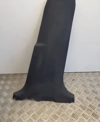 Toyota Avensis T270 (B) pillar trim (bottom)